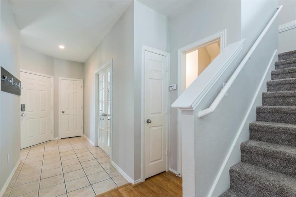 10233 Nantucket Dr #NA - Photo 4 of 29