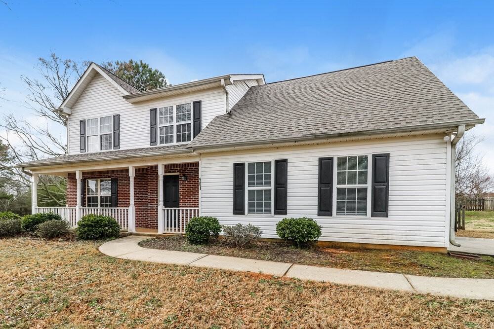 501 Cambridge Way - Photo 4 of 17