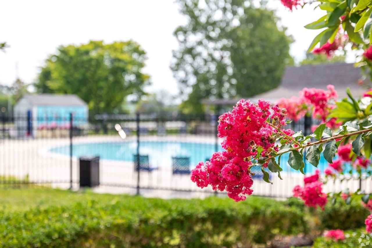 Townhomes & Flats at Fontaine - Photo 2 of 27