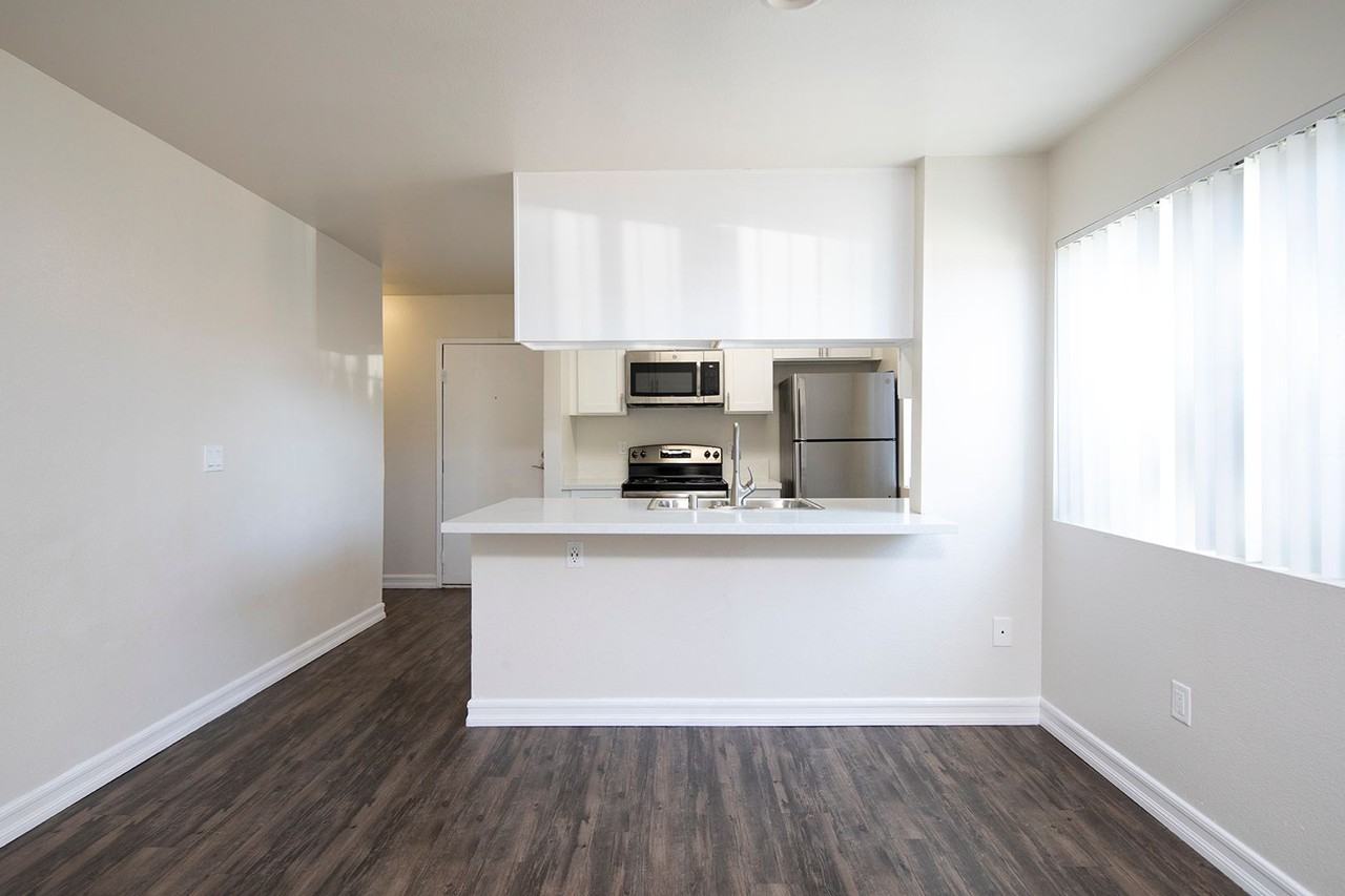 Mission Pacific Apartments - Photo 7 of 25