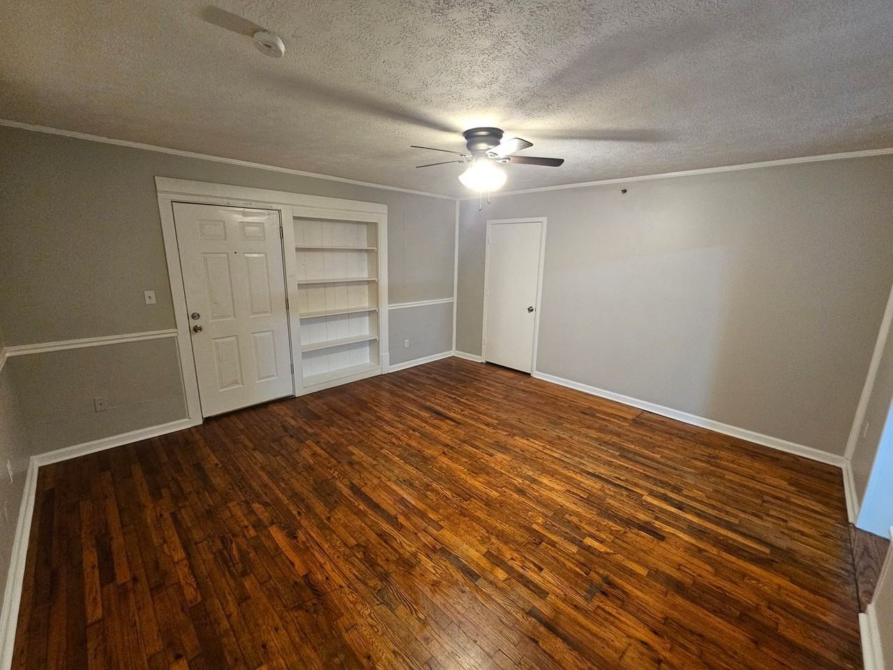 307 S Magnolia St - Photo 2 of 16