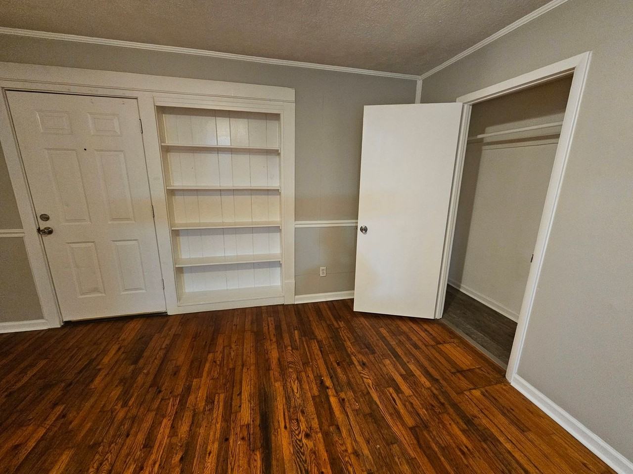 307 S Magnolia St - Photo 3 of 16