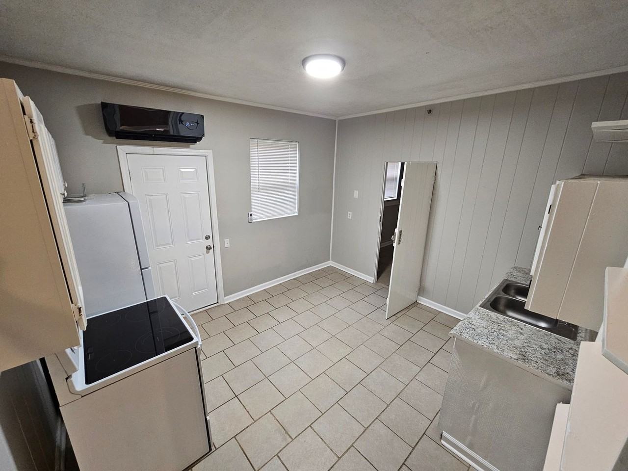 307 S Magnolia St - Photo 6 of 16