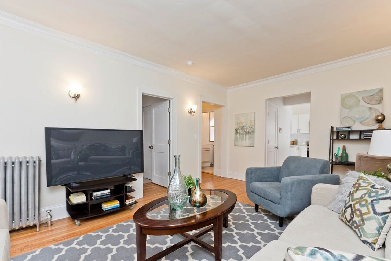 5332 N Kenmore Ave Apt 2w - Photo 2 of 11