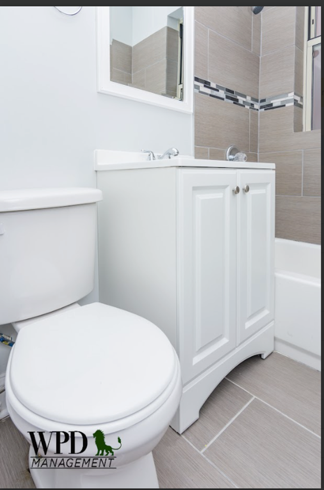 7816 S Cornell Ave - Photo 2 of 8