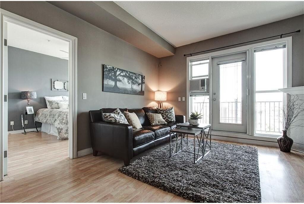 406 Legacy - Photo 2 of 13