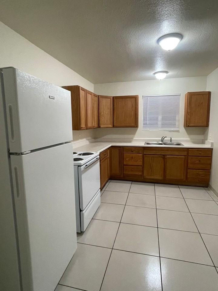 1565 Olive Ave #04 - Photo 2 of 15
