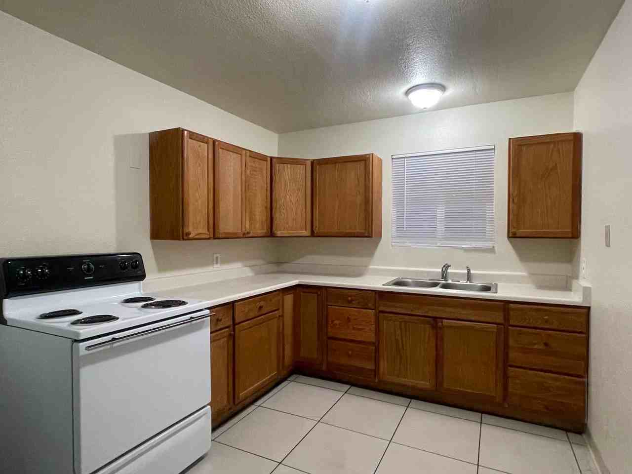 1565 Olive Ave #04 - Photo 3 of 15