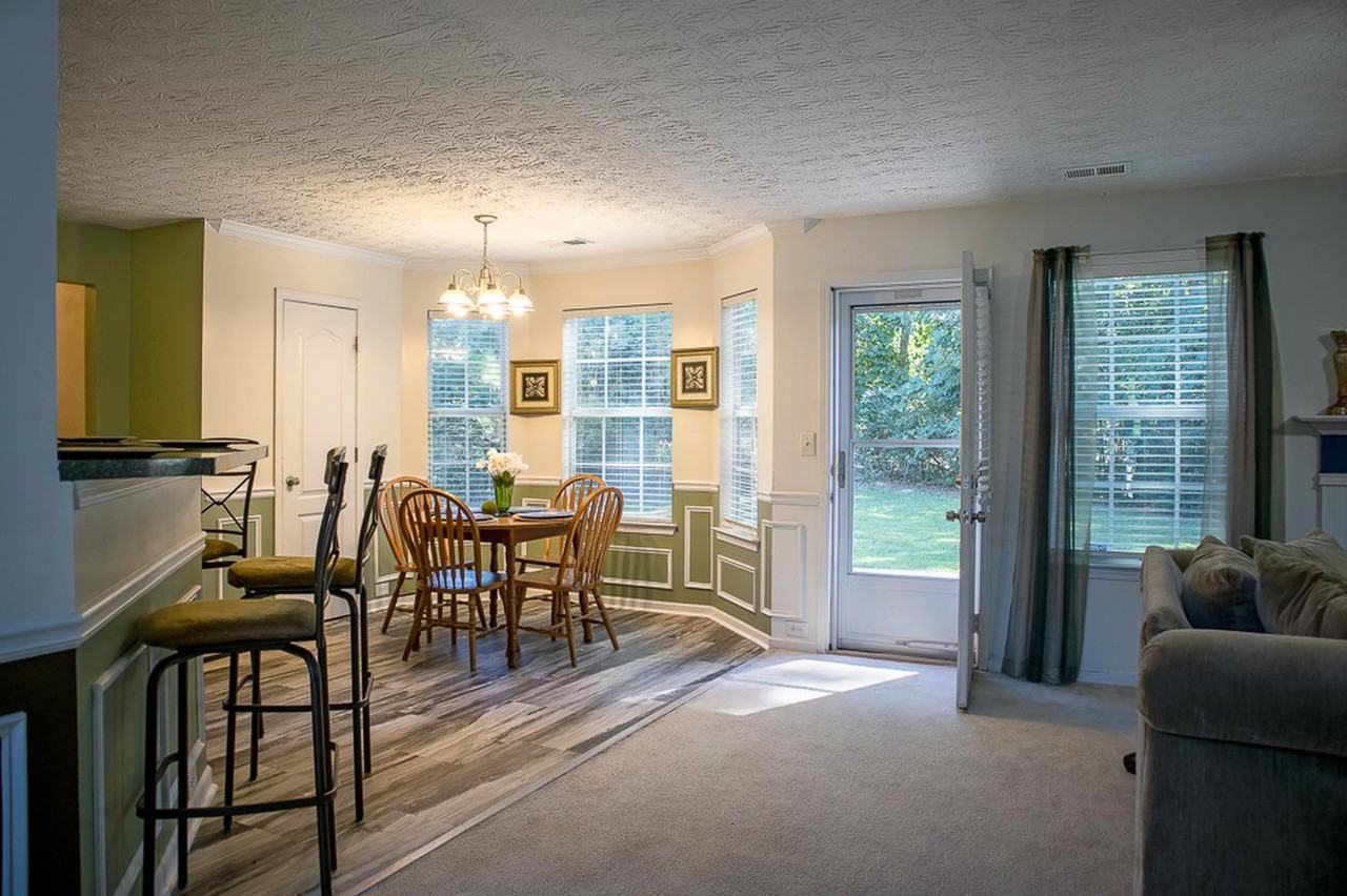 Grand College Park estate with elegance, space, and timeless beauty - Photo 2 of 19