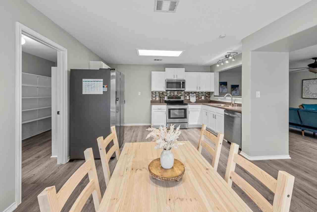 Elegant & Modern Home in Pflugerville – Don’t Miss Out! - Photo 7 of 21