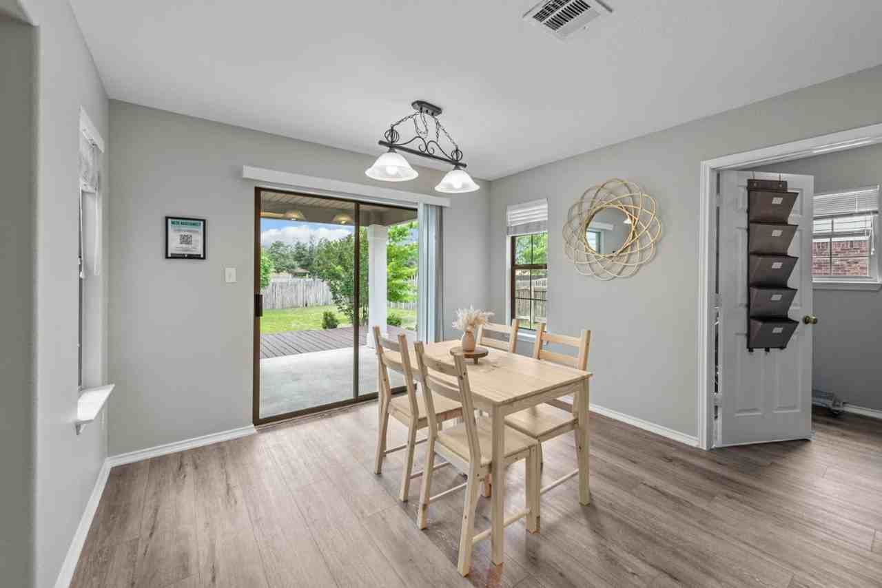 Elegant & Modern Home in Pflugerville – Don’t Miss Out! - Photo 5 of 21