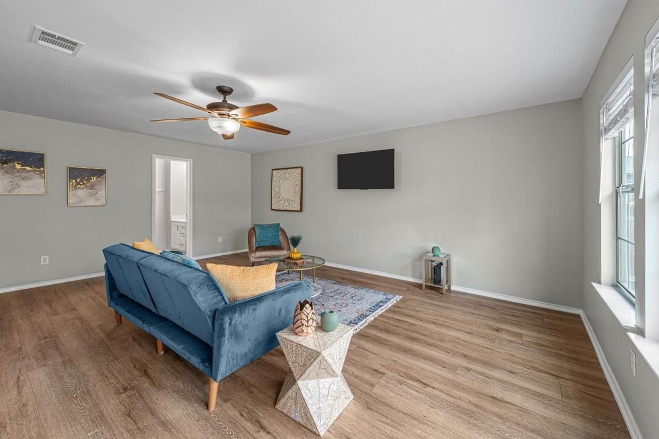 Elegant & Modern Home in Pflugerville – Don’t Miss Out! - Photo 4 of 21