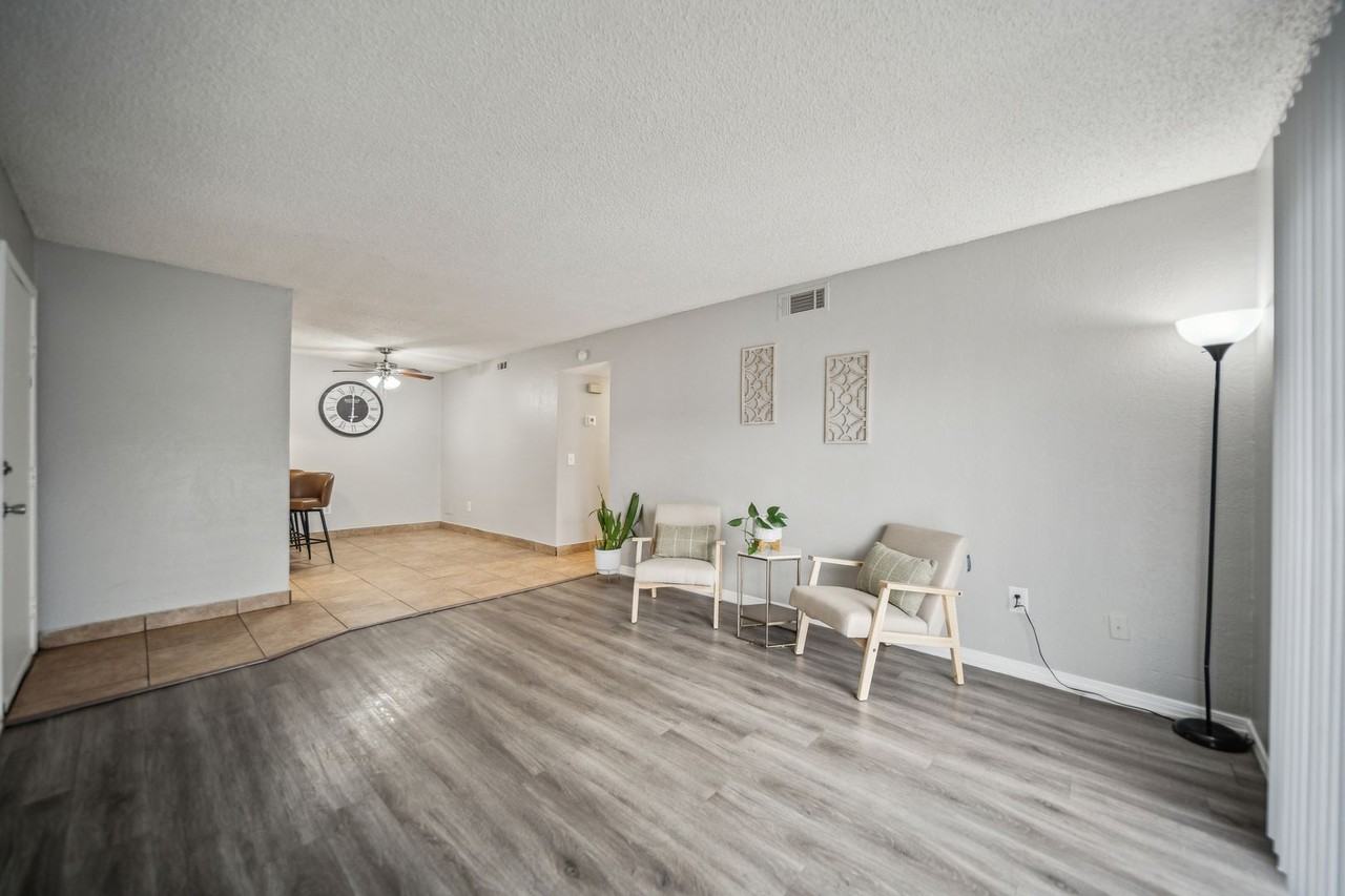 Boca Vista Apartments - Photo 3 of 34