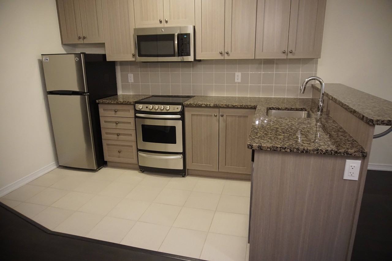 17 Coneflower Crescent #105 - Photo 5 of 14