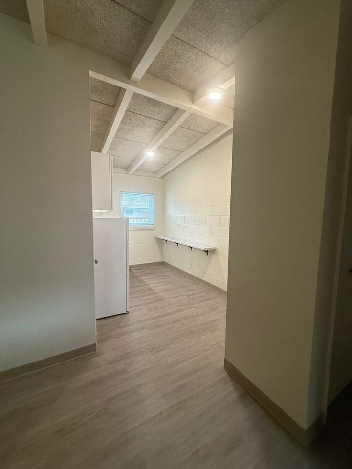 Sunset Apartments For Lease - Photo 6 of 41