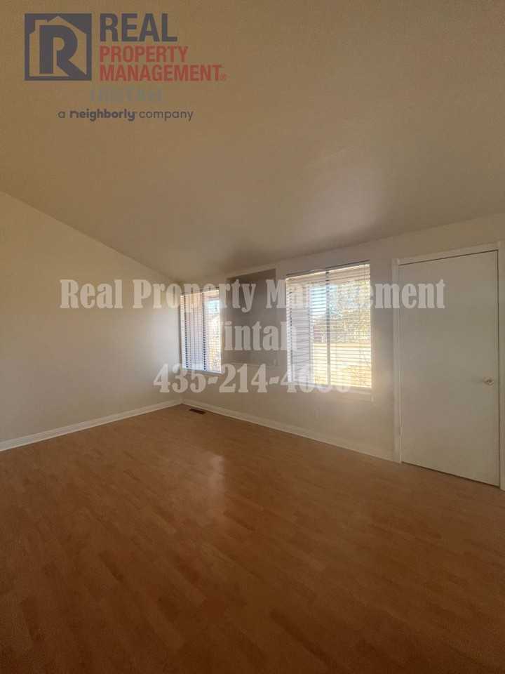 607 N 100 W - Photo 6 of 26