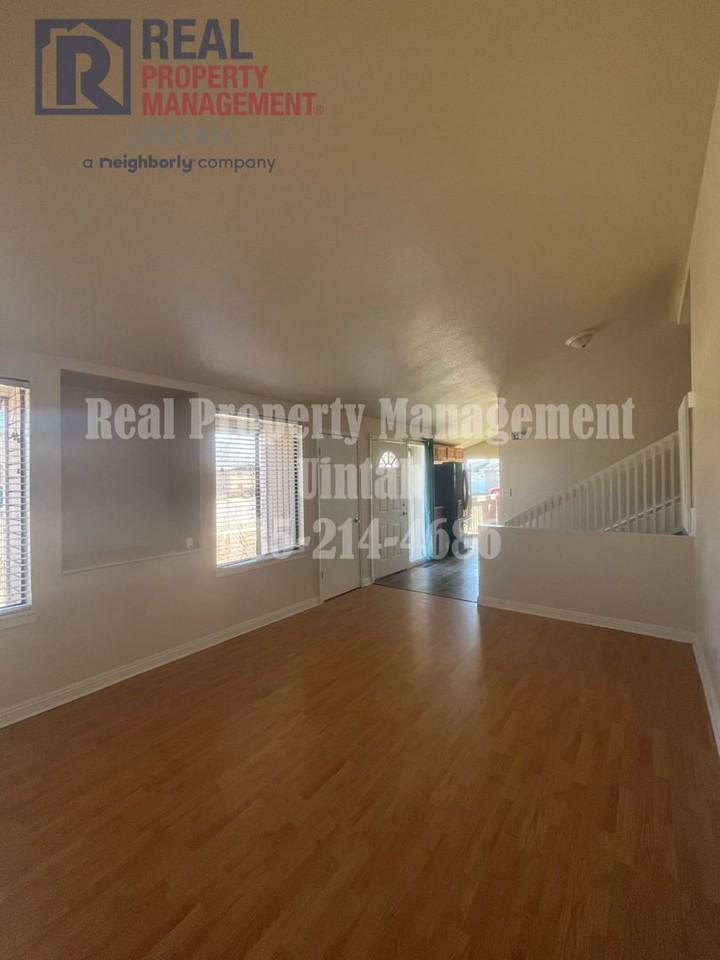 607 N 100 W - Photo 7 of 26