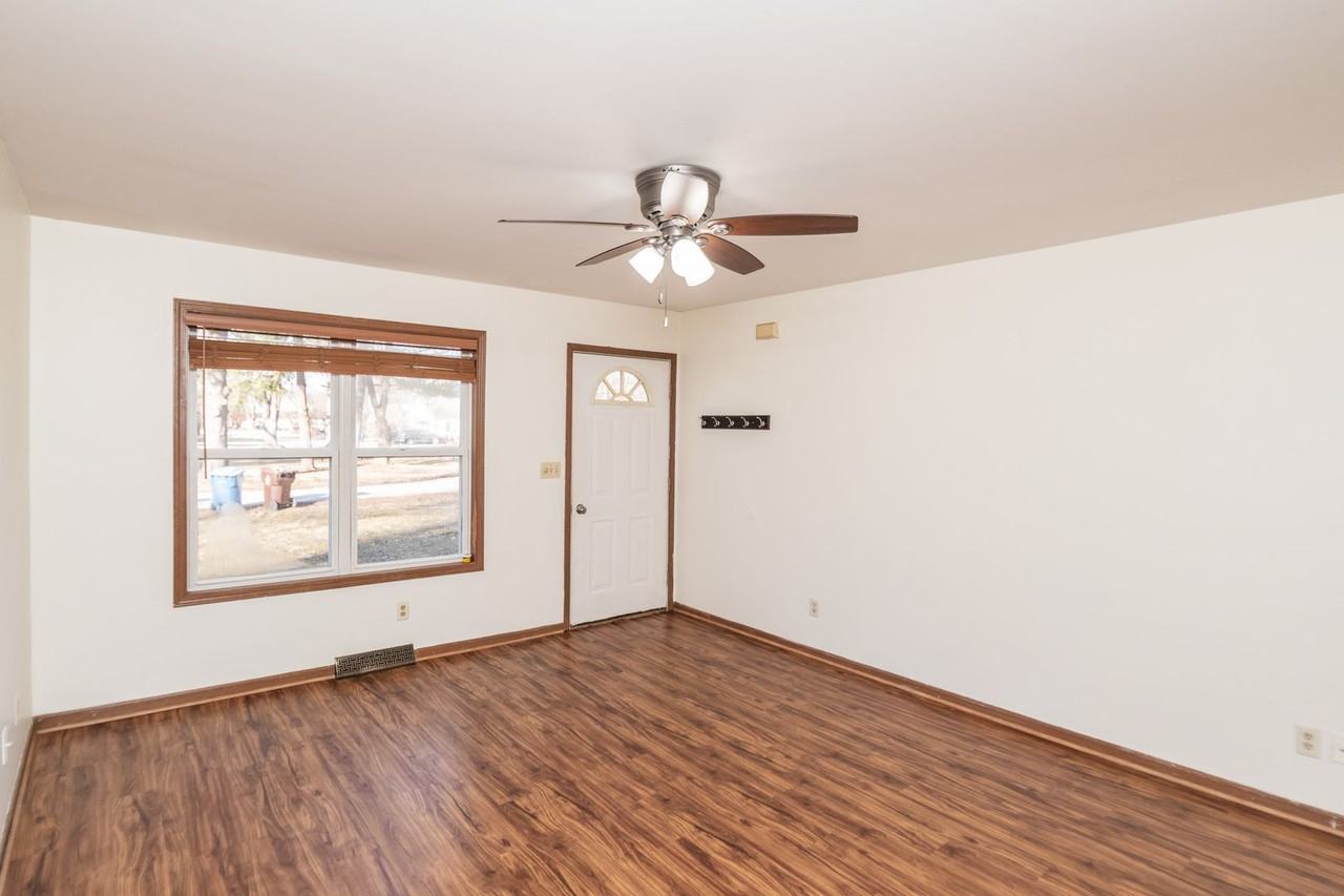 2205 W Lincoln Ave - Photo 2 of 18