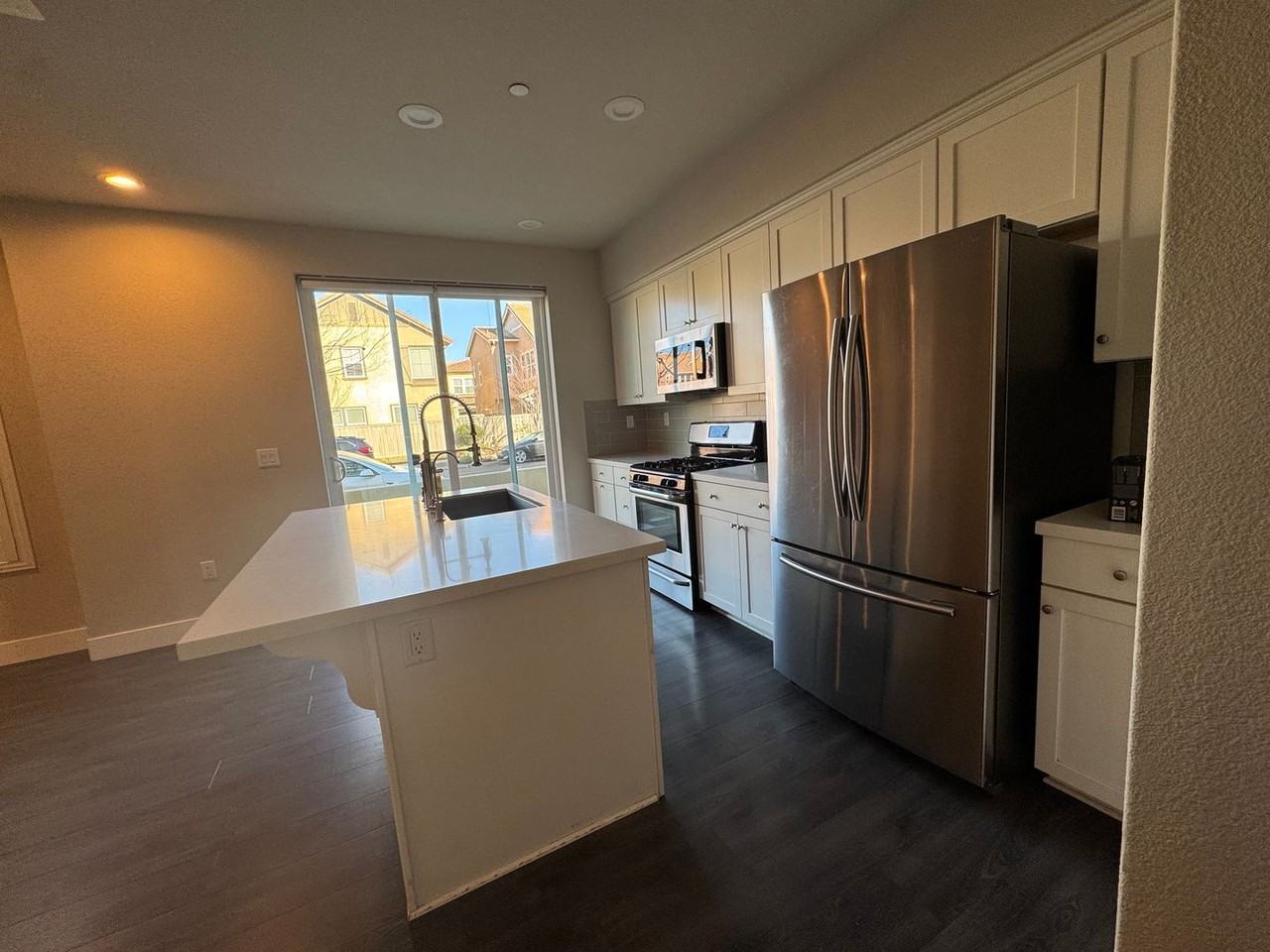 1684 Spring St - Photo 6 of 45