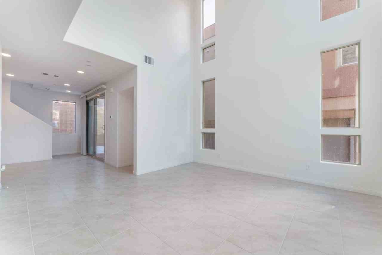 11668 Golden Oriole Ave - Photo 3 of 22