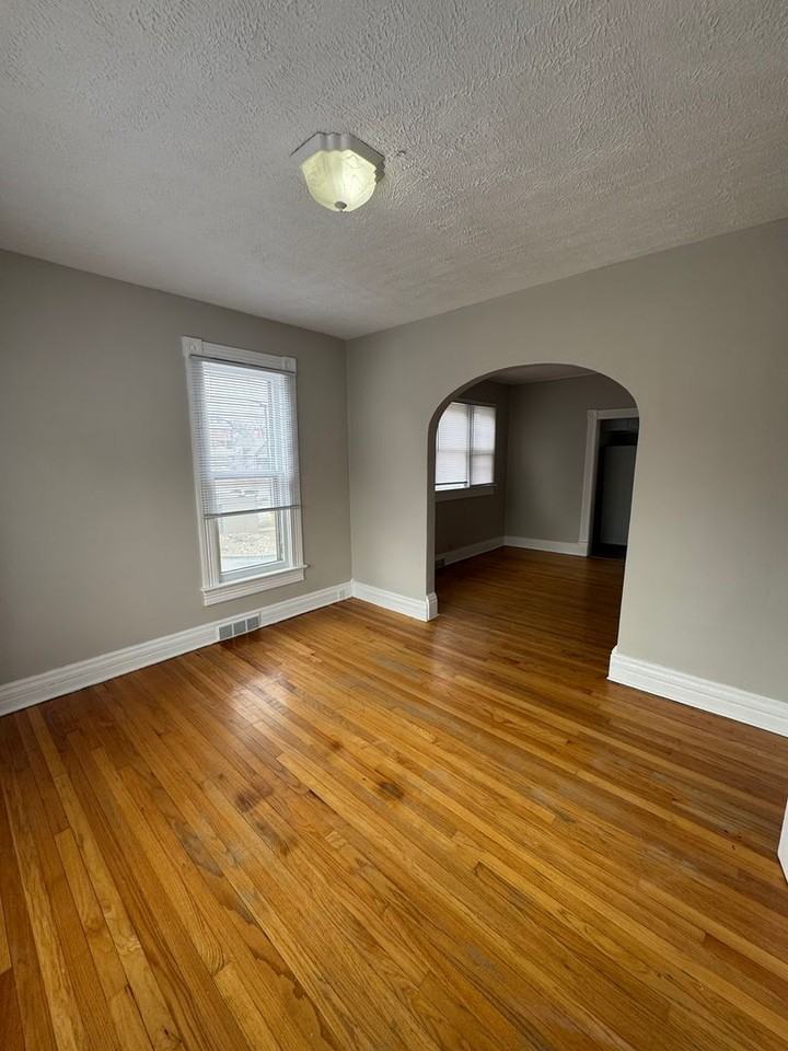 1210 Castelar St - Photo 3 of 11