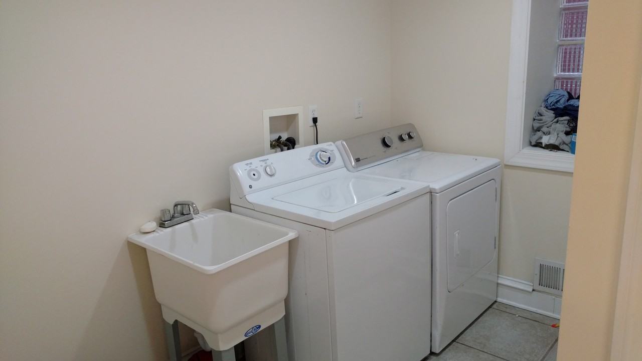 2130 Carey Way - Photo 7 of 16