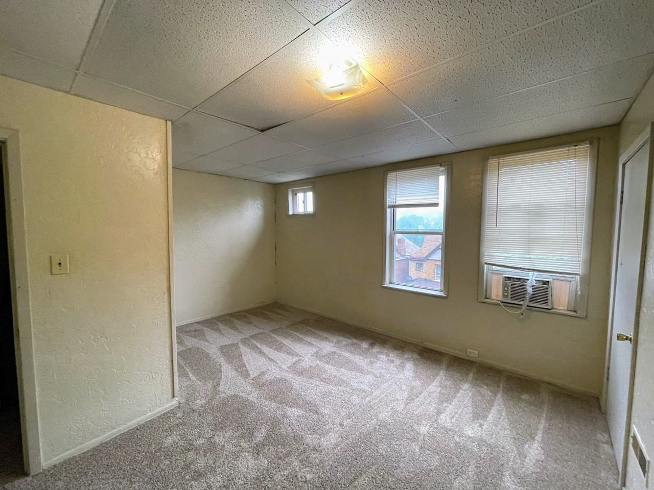 310 Arabella St - Photo 4 of 9