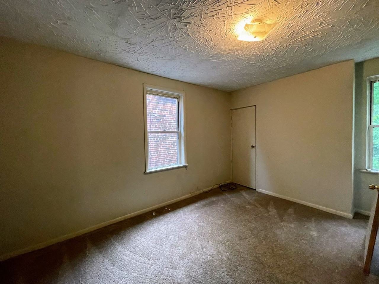 310 Arabella St - Photo 6 of 9