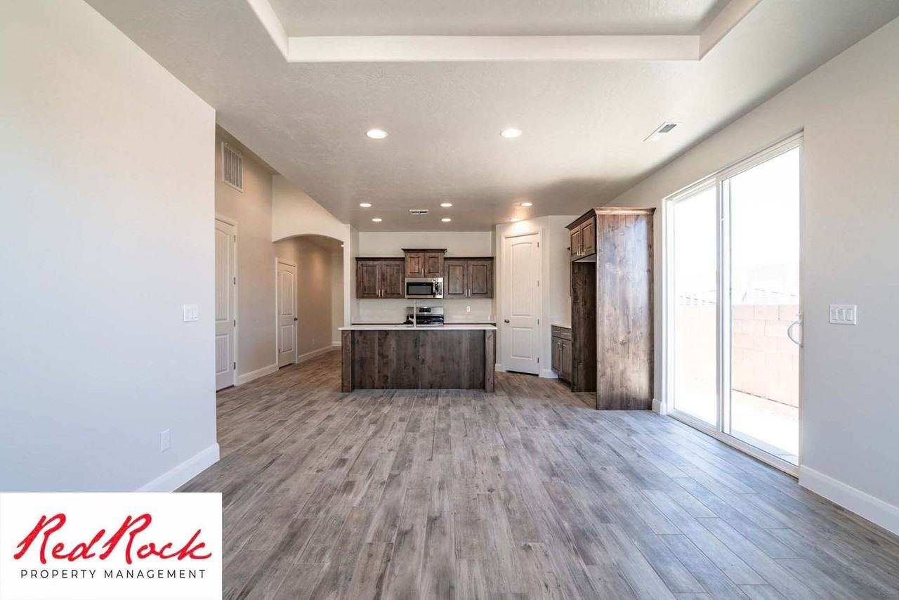 3521 W 175 N - Photo 2 of 50