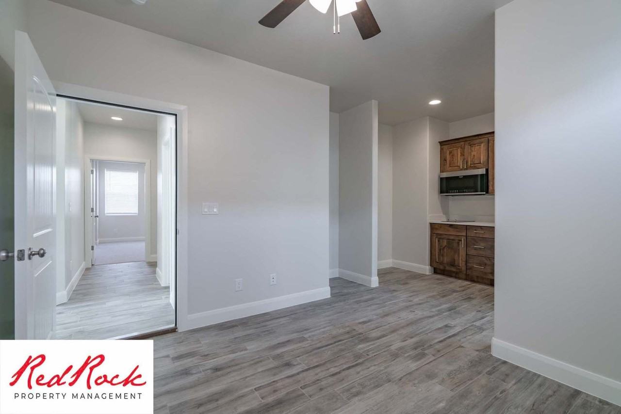 3521 W 175 N - Photo 5 of 50