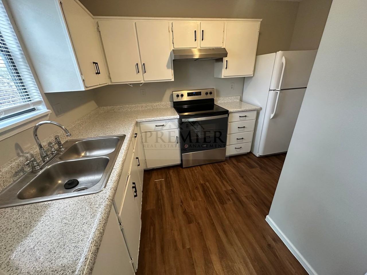 621 Miami St #A - Photo 7 of 15