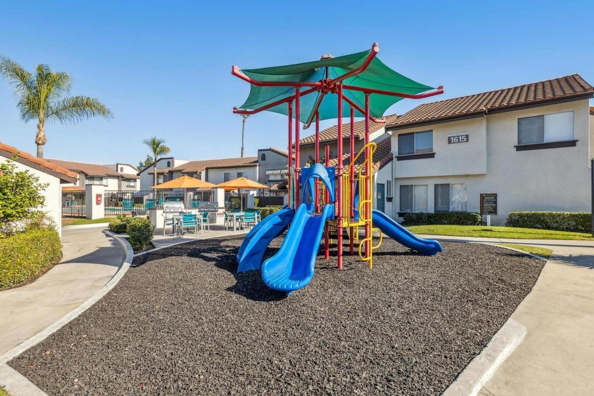 1625 W Pacific Coast Hwy - Photo 5 of 21