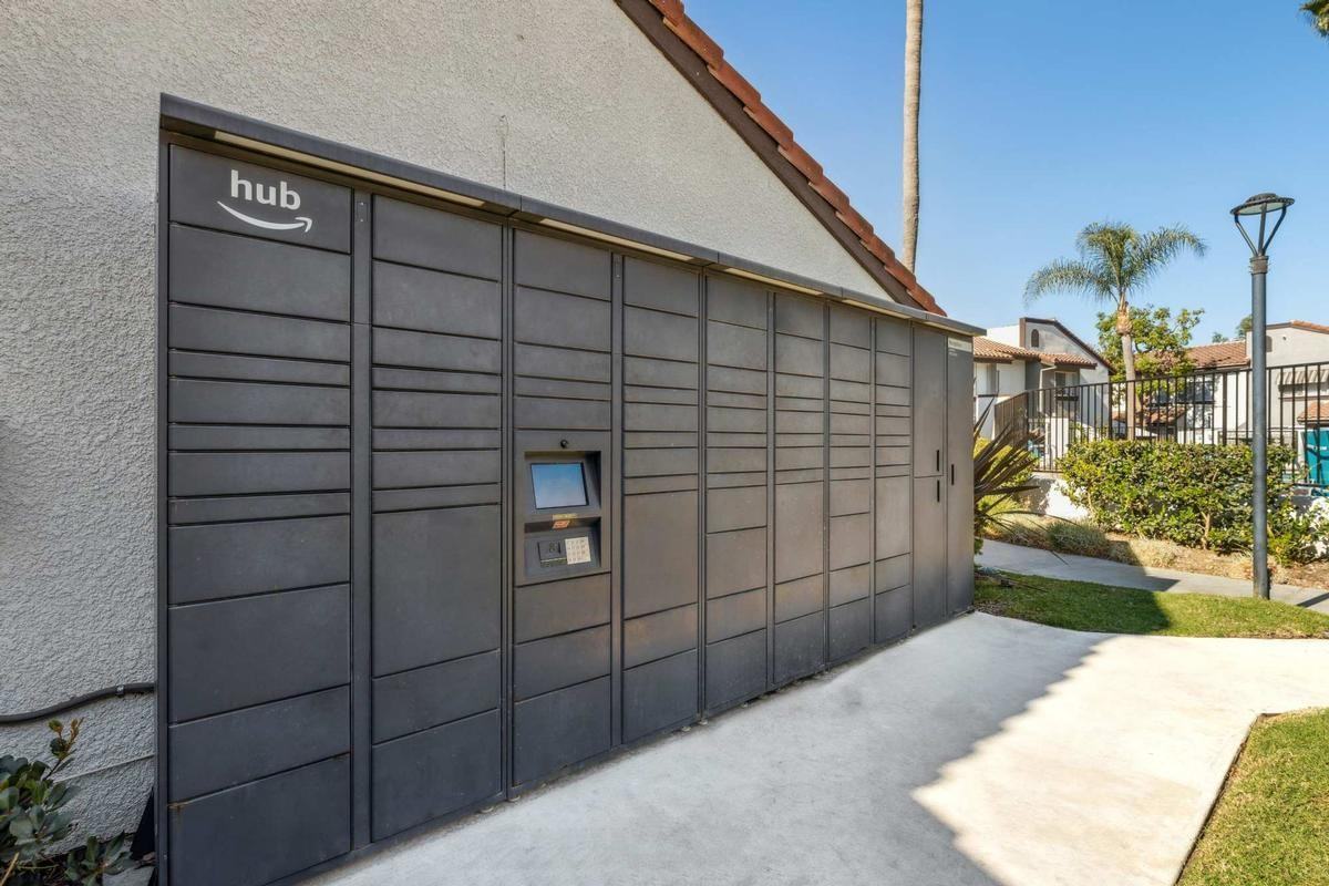 1625 W Pacific Coast Hwy - Photo 4 of 21