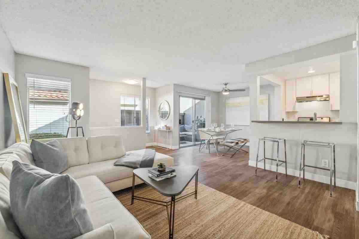 1625 W Pacific Coast Hwy - Photo 4 of 21