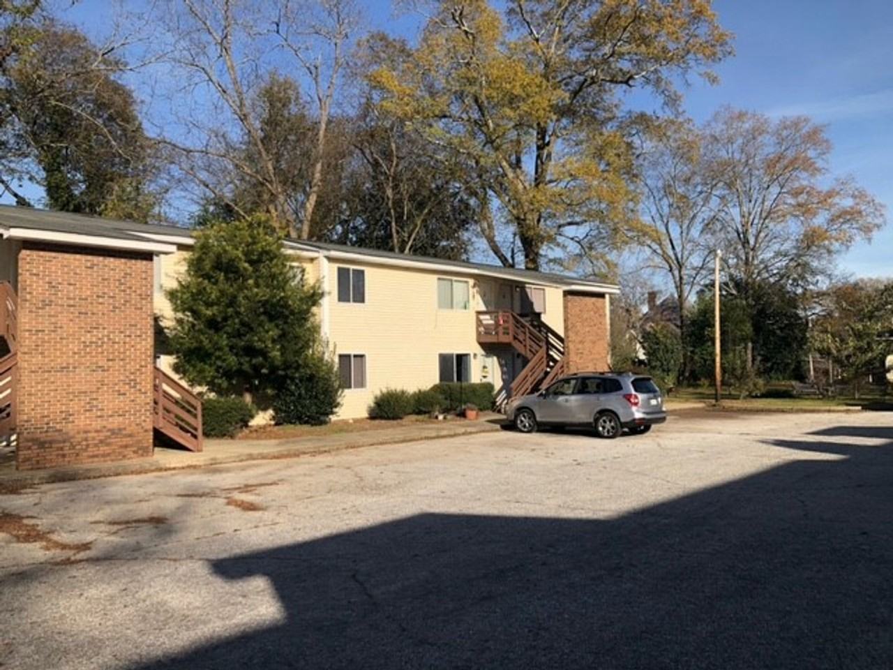 136 Cambridge Ave W #15 - Photo 2 of 6