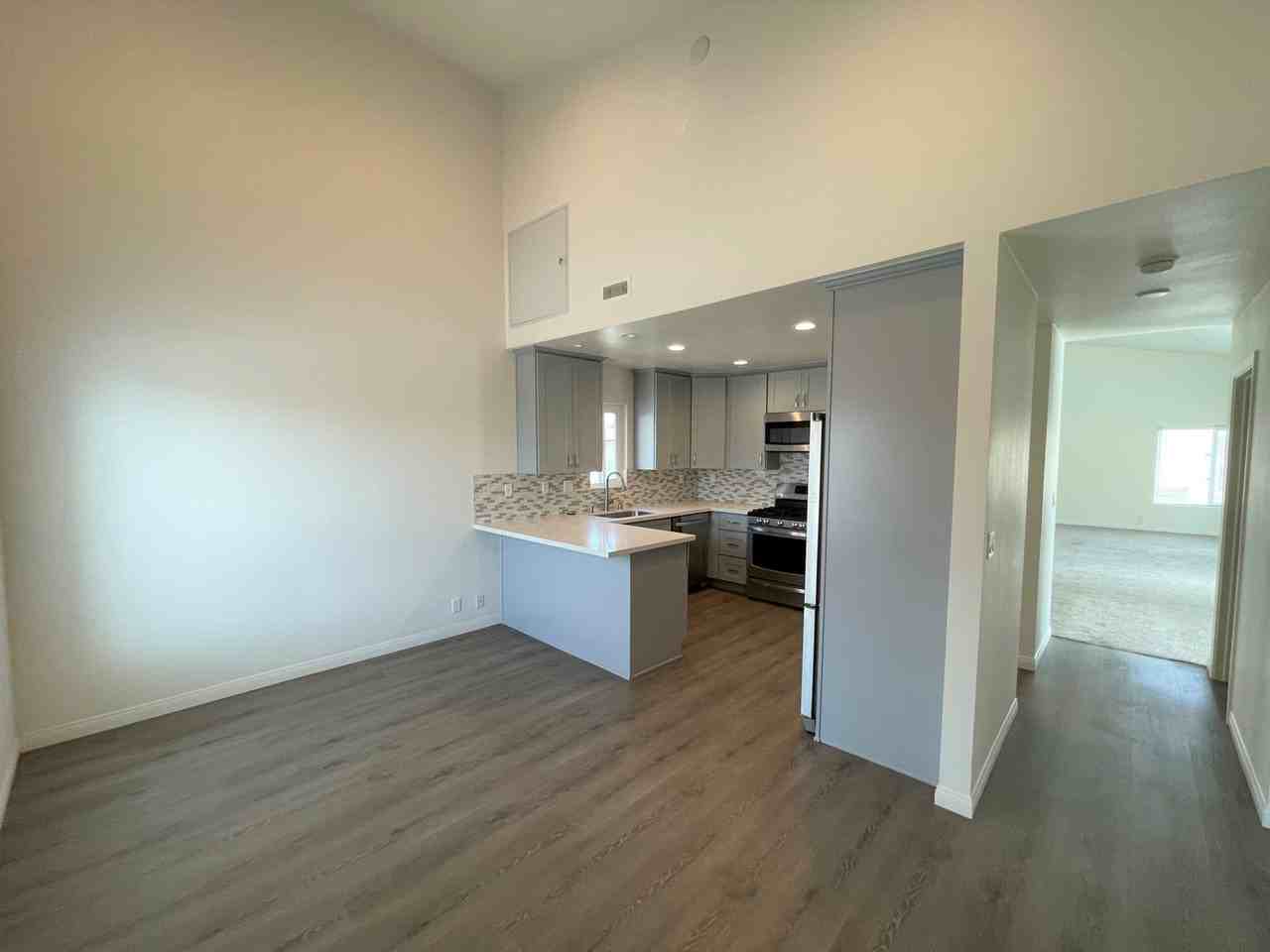 5344 Beachcomber St - Photo 7 of 32
