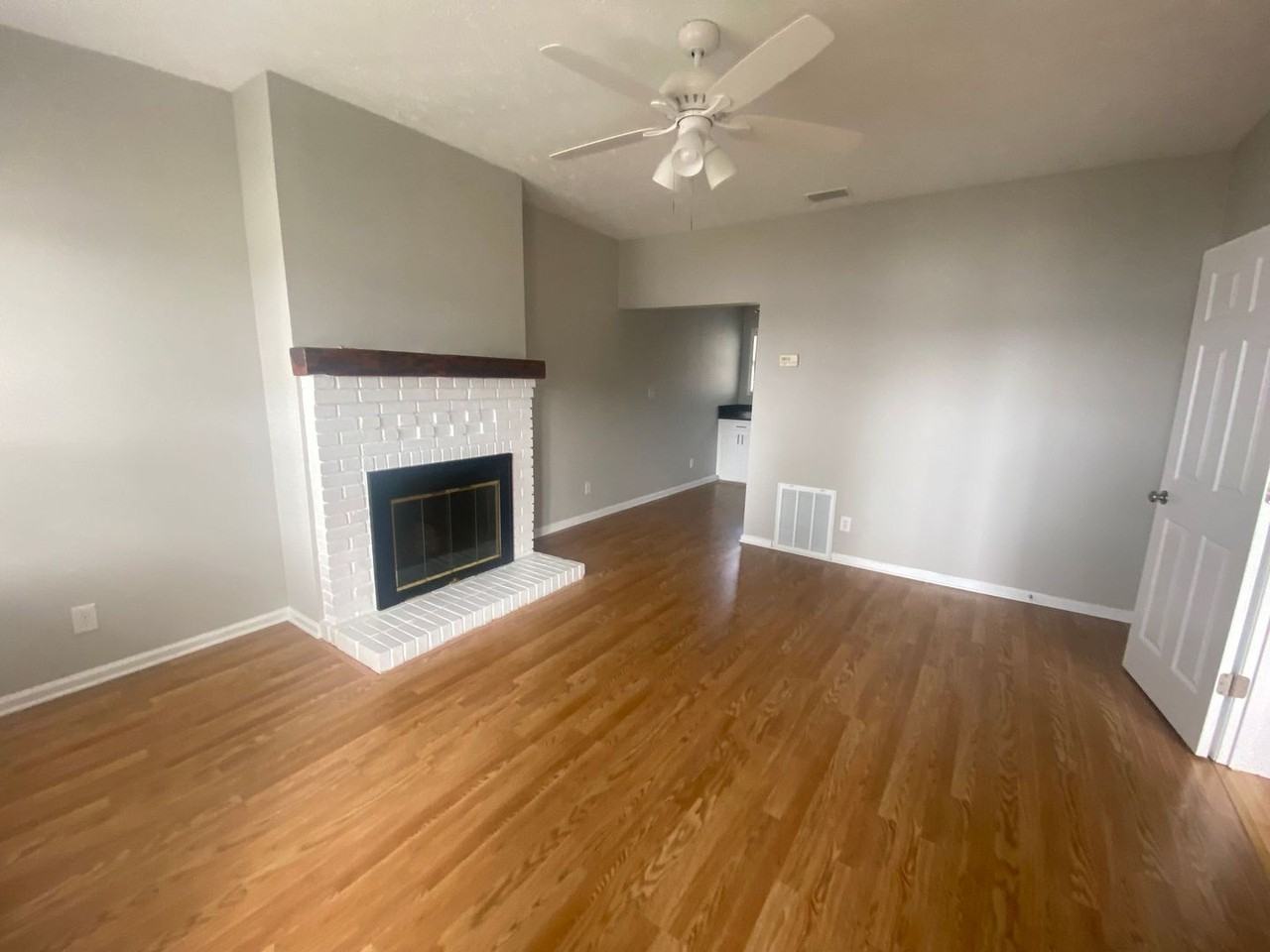 378 Massalina Dr - Photo 2 of 12