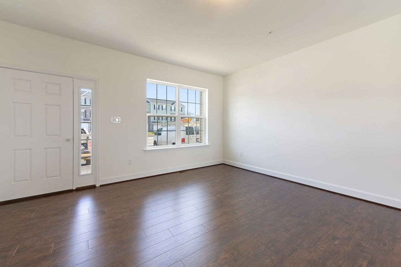 284 Homestead Dr - Photo 4 of 7
