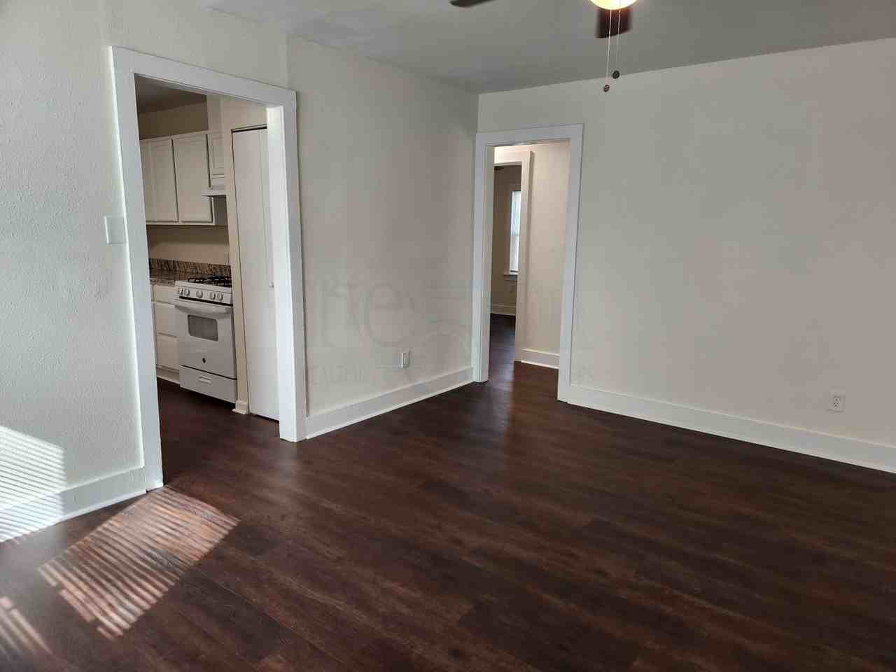 1520 Adams Street - Photo 4 of 33