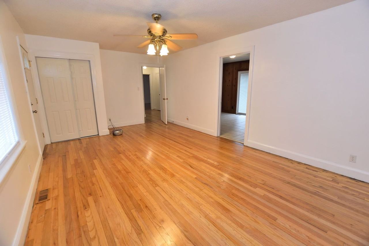 3579 Dortches Blvd - Photo 3 of 12