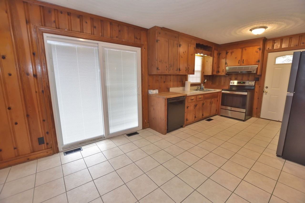 3579 Dortches Blvd - Photo 5 of 12