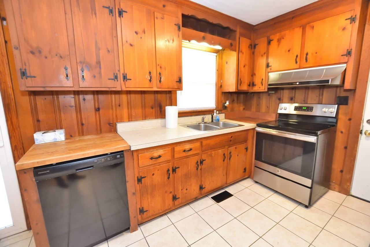 3579 Dortches Blvd - Photo 6 of 12