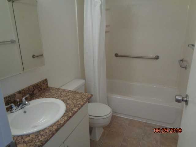 920 El Camino Ave #D - Photo 6 of 10