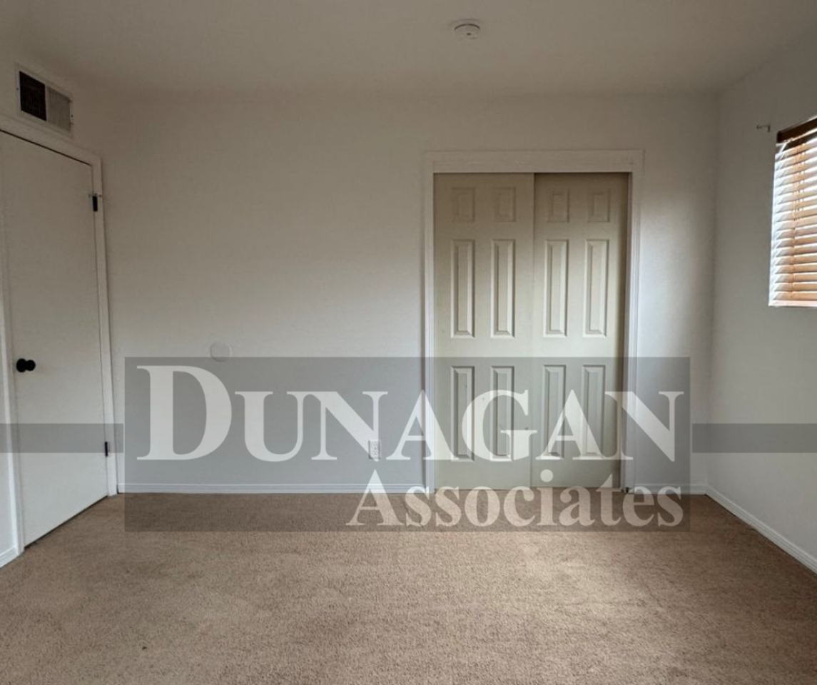 1916 Manzana Rd - Photo 4 of 11