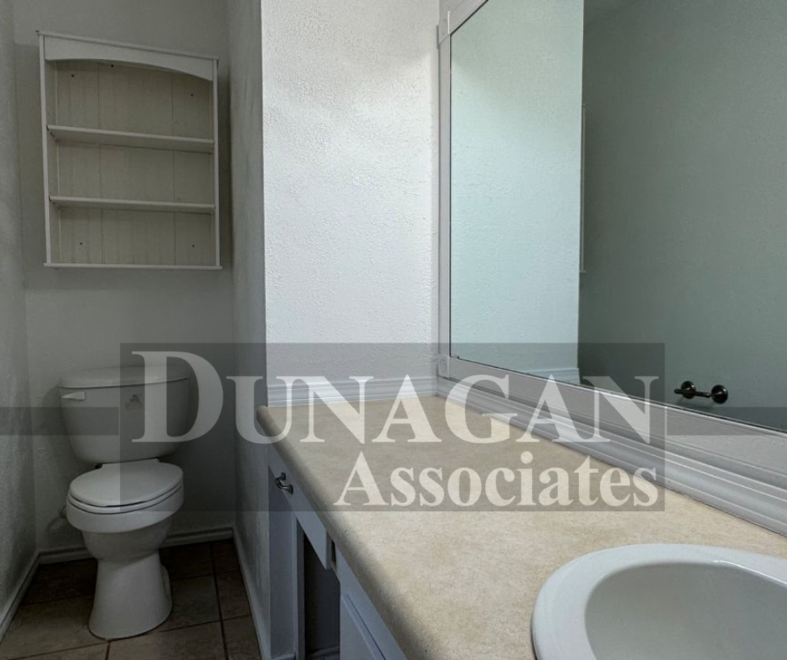 1916 Manzana Rd - Photo 5 of 11