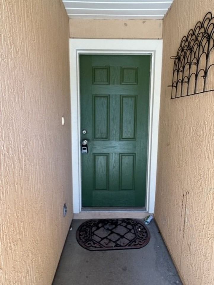 950 Wynfield Cir - Photo 3 of 32