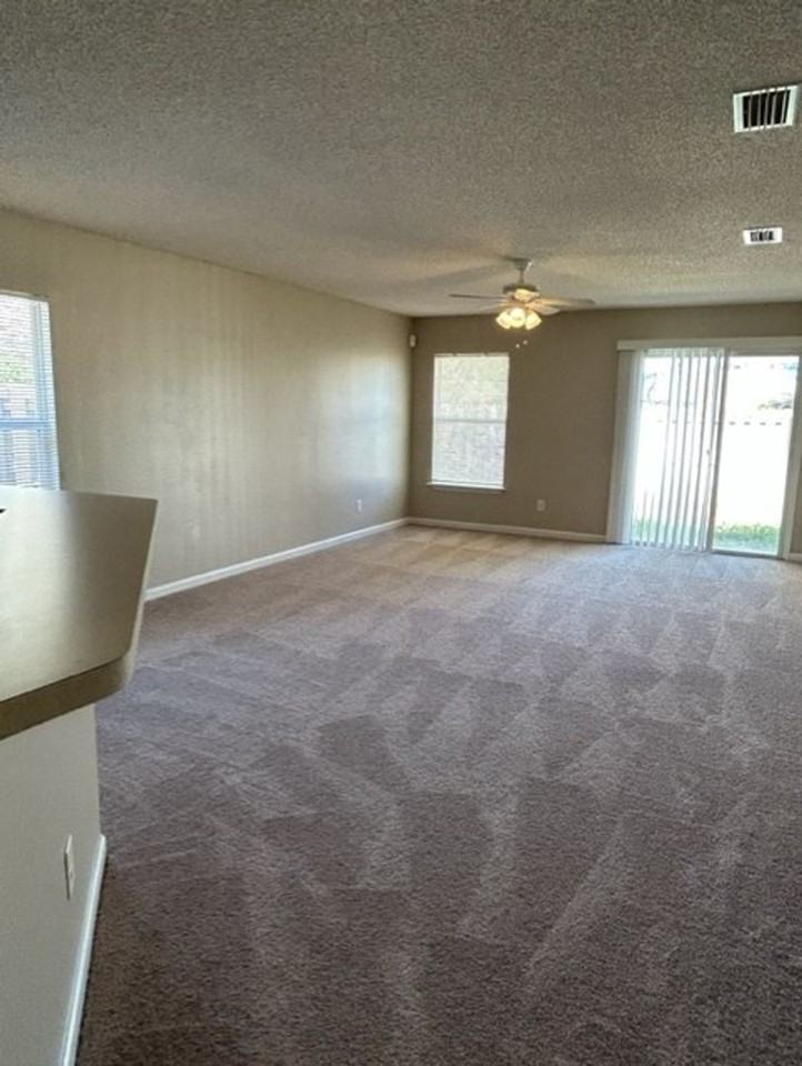 950 Wynfield Cir - Photo 5 of 32