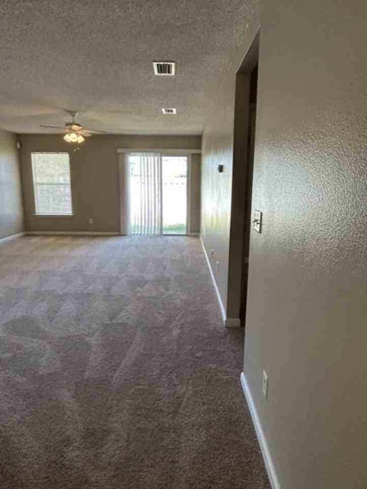 950 Wynfield Cir - Photo 6 of 32