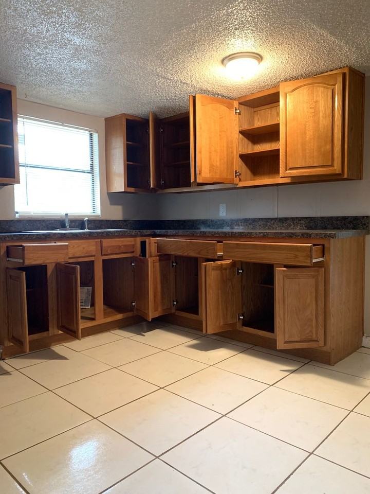 3801 N 57th St - Photo 4 of 13