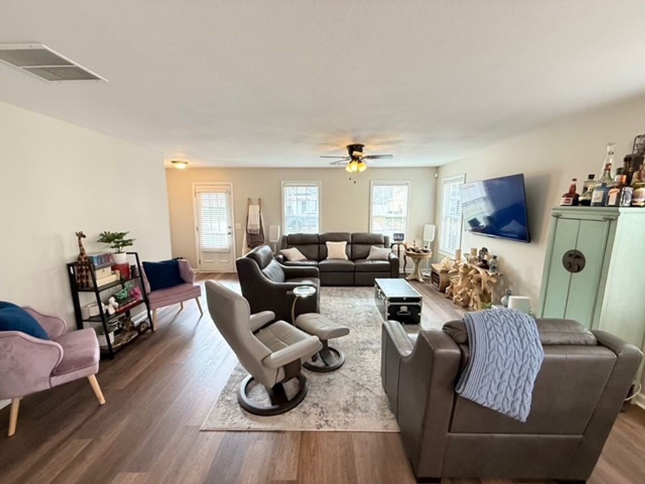 152 Alice Walker Dr - Photo 4 of 17